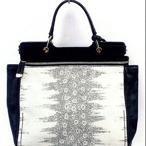 VINCE CAMUTO LEATHER HANDBAG